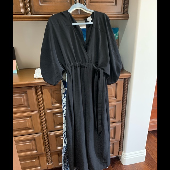 ASOS DESIGN v front v back textured sleeveless jumpsuit with tie waist (size 8) - Picture 4 of 5